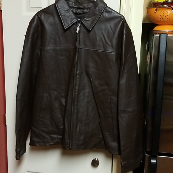 Men's Leather Jacket - Picture 3 of 8